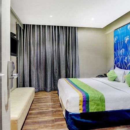 The Spring Hotel Madras Buitenkant foto