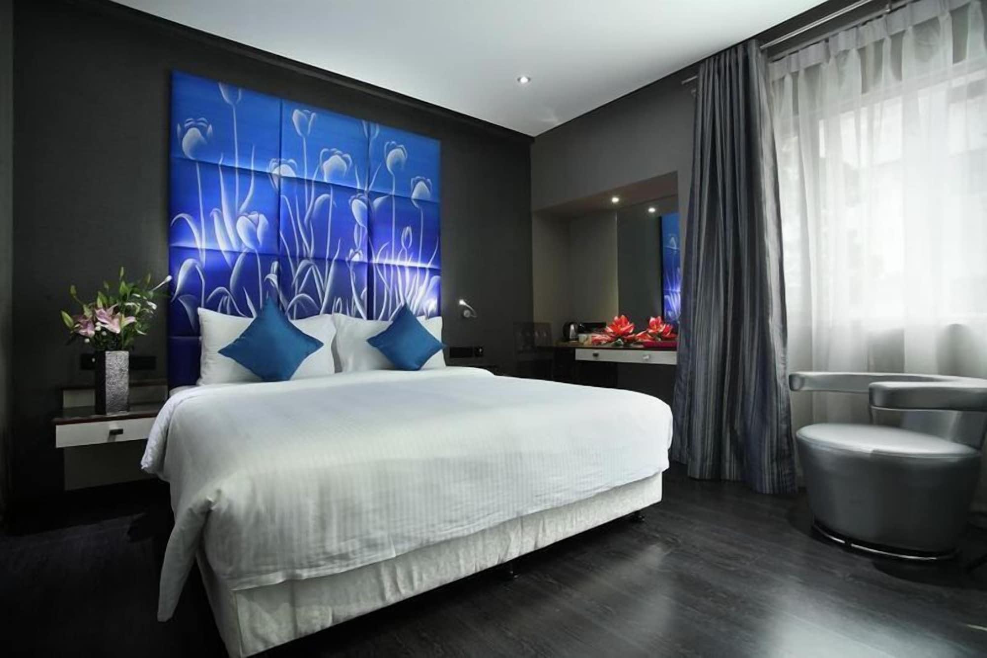 The Spring Hotel Madras Buitenkant foto