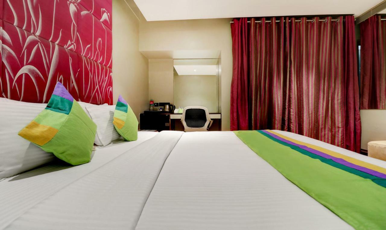 The Spring Hotel Madras Buitenkant foto