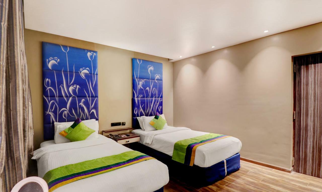 The Spring Hotel Madras Buitenkant foto