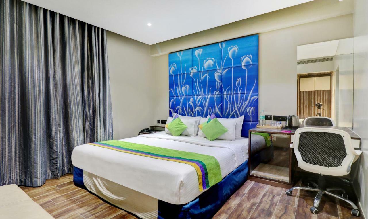 The Spring Hotel Madras Buitenkant foto