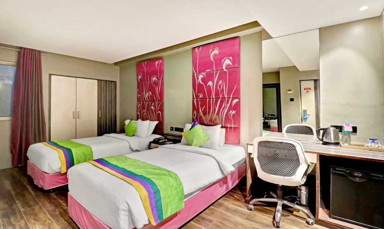 The Spring Hotel Madras Buitenkant foto