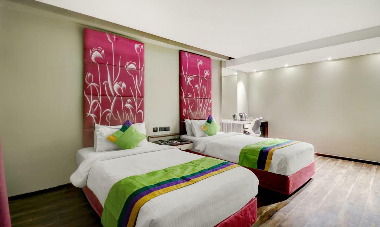 The Spring Hotel Madras Buitenkant foto