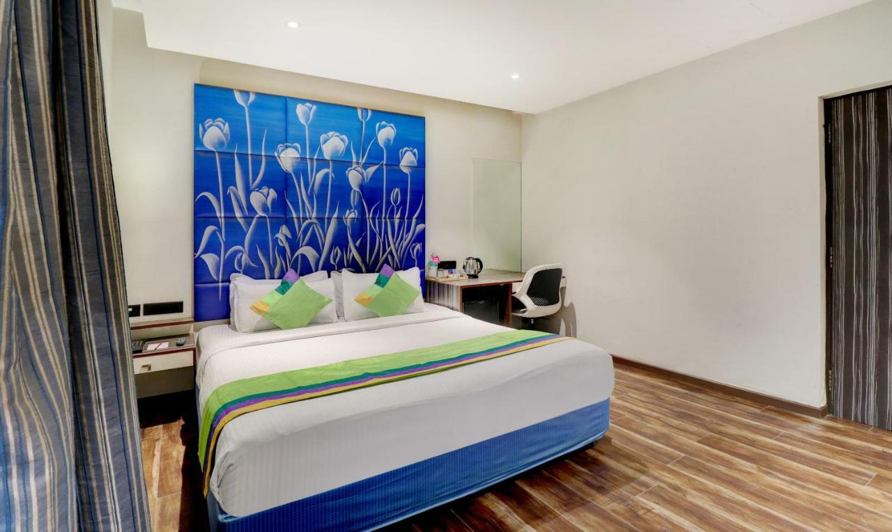 The Spring Hotel Madras Buitenkant foto