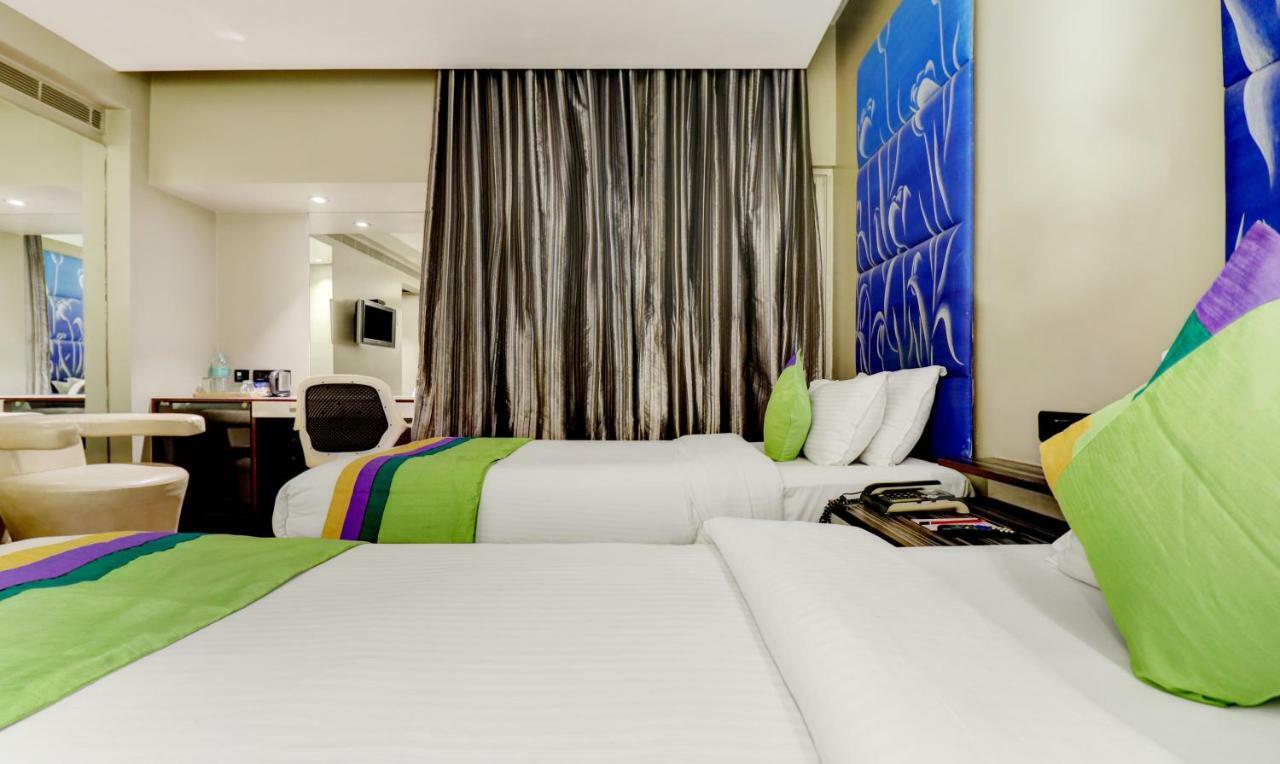 The Spring Hotel Madras Buitenkant foto