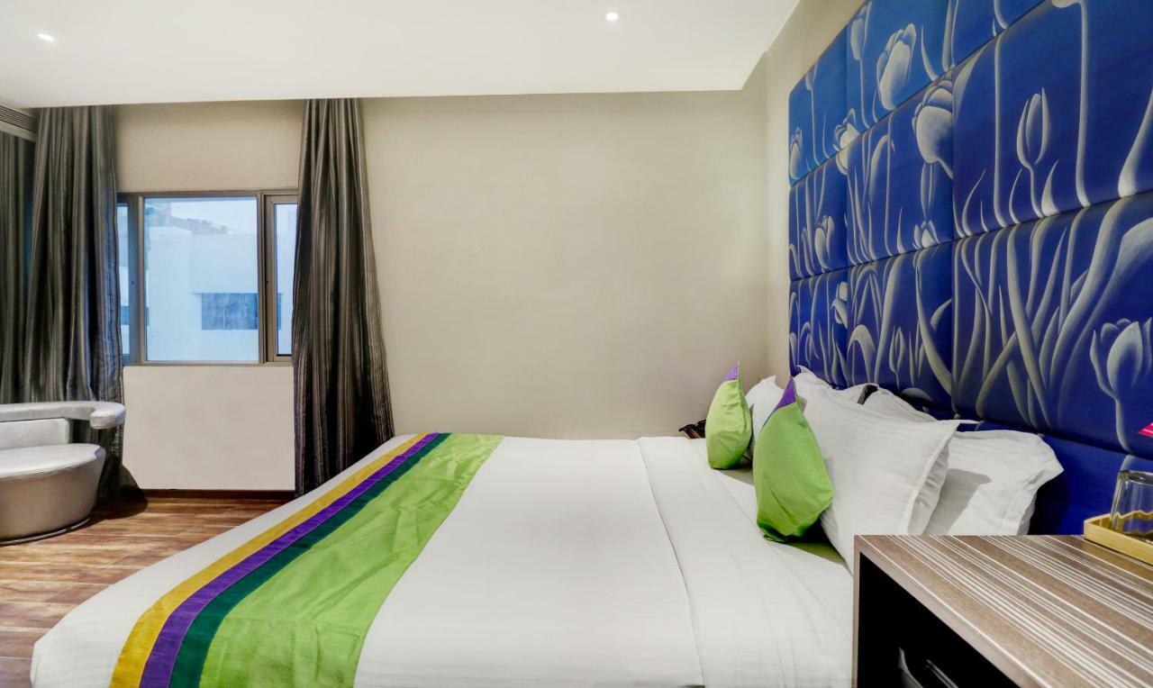 The Spring Hotel Madras Buitenkant foto