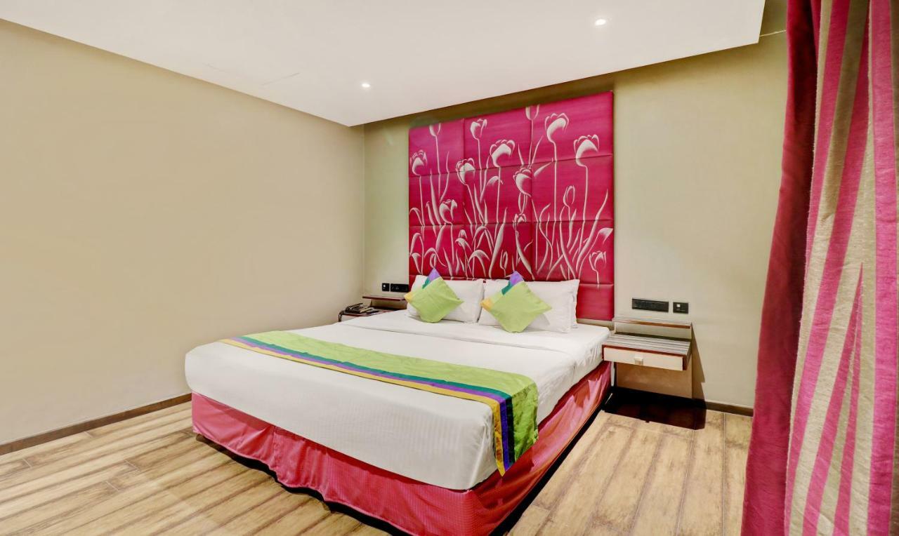 The Spring Hotel Madras Buitenkant foto