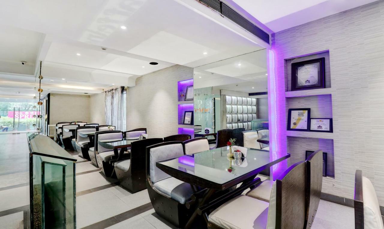 The Spring Hotel Madras Buitenkant foto