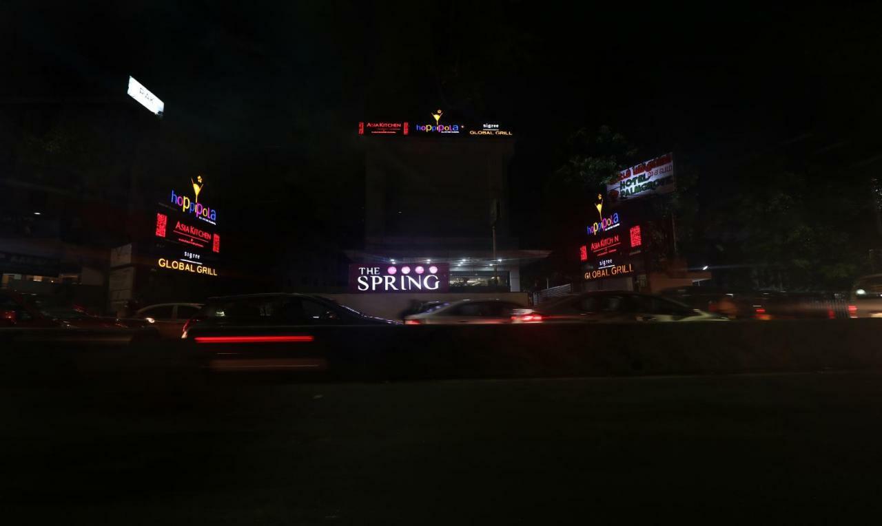 The Spring Hotel Madras Buitenkant foto