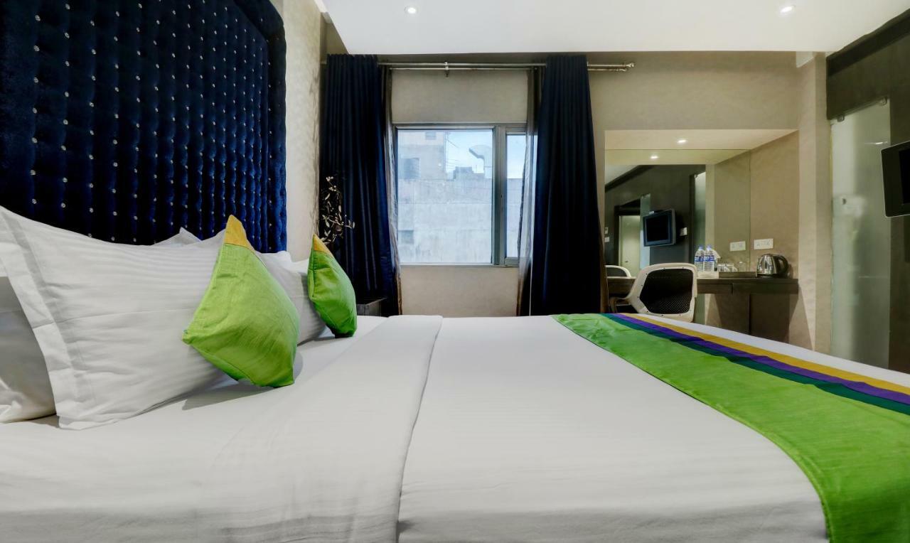 The Spring Hotel Madras Buitenkant foto