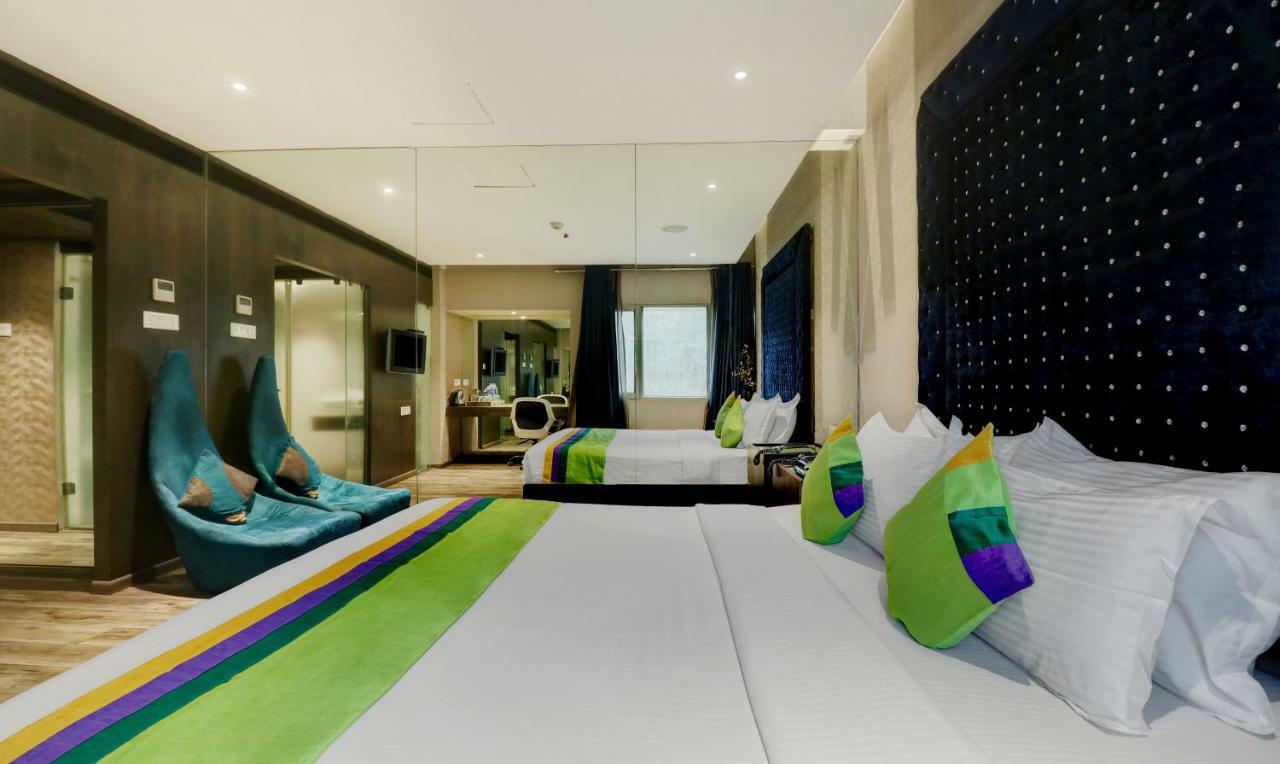 The Spring Hotel Madras Buitenkant foto