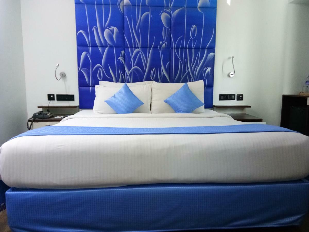 The Spring Hotel Madras Buitenkant foto